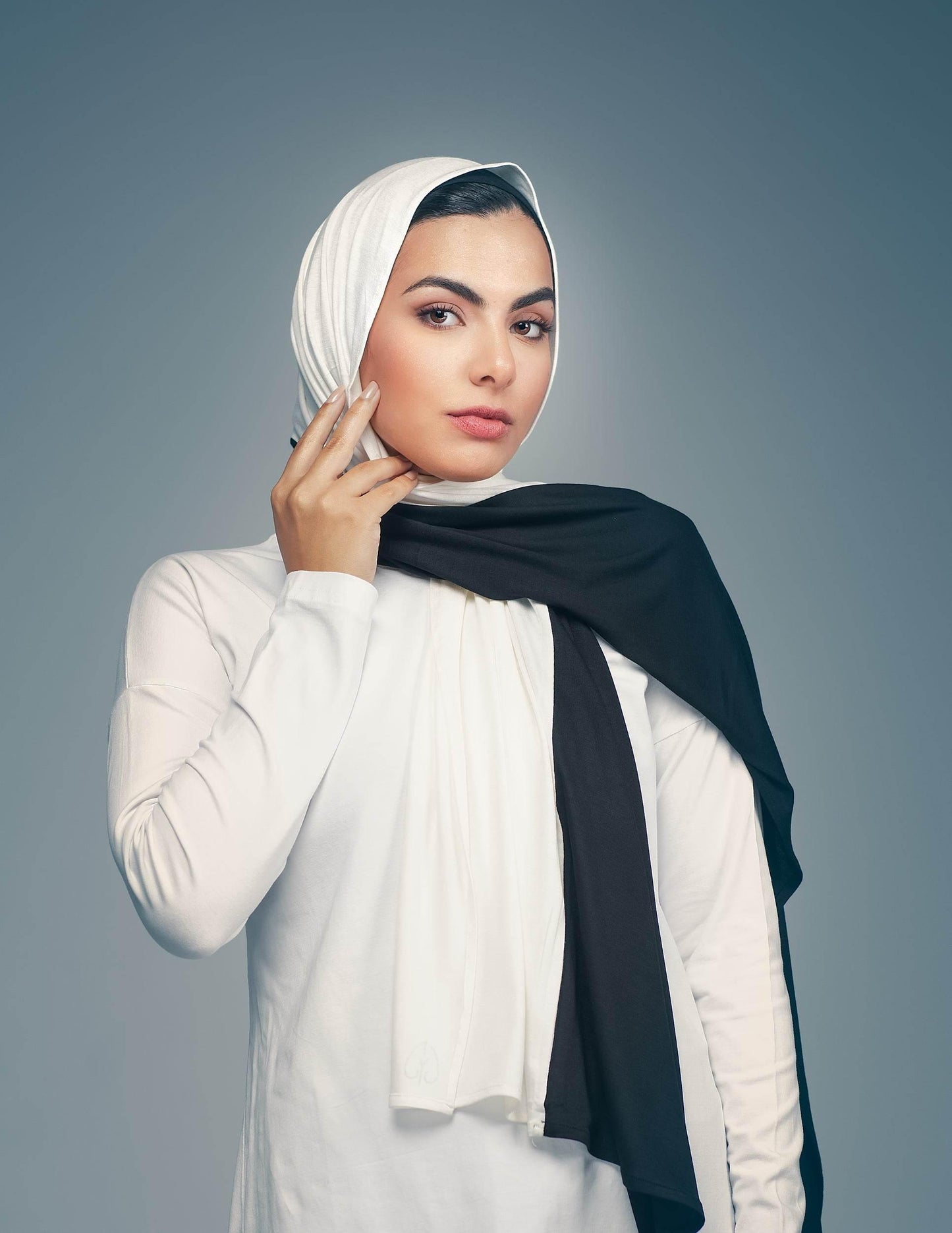 Black / White - By.D Scarves