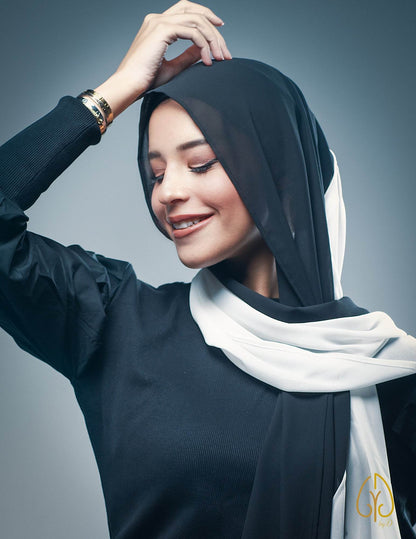 The Delicate Chess - By.D Scarves