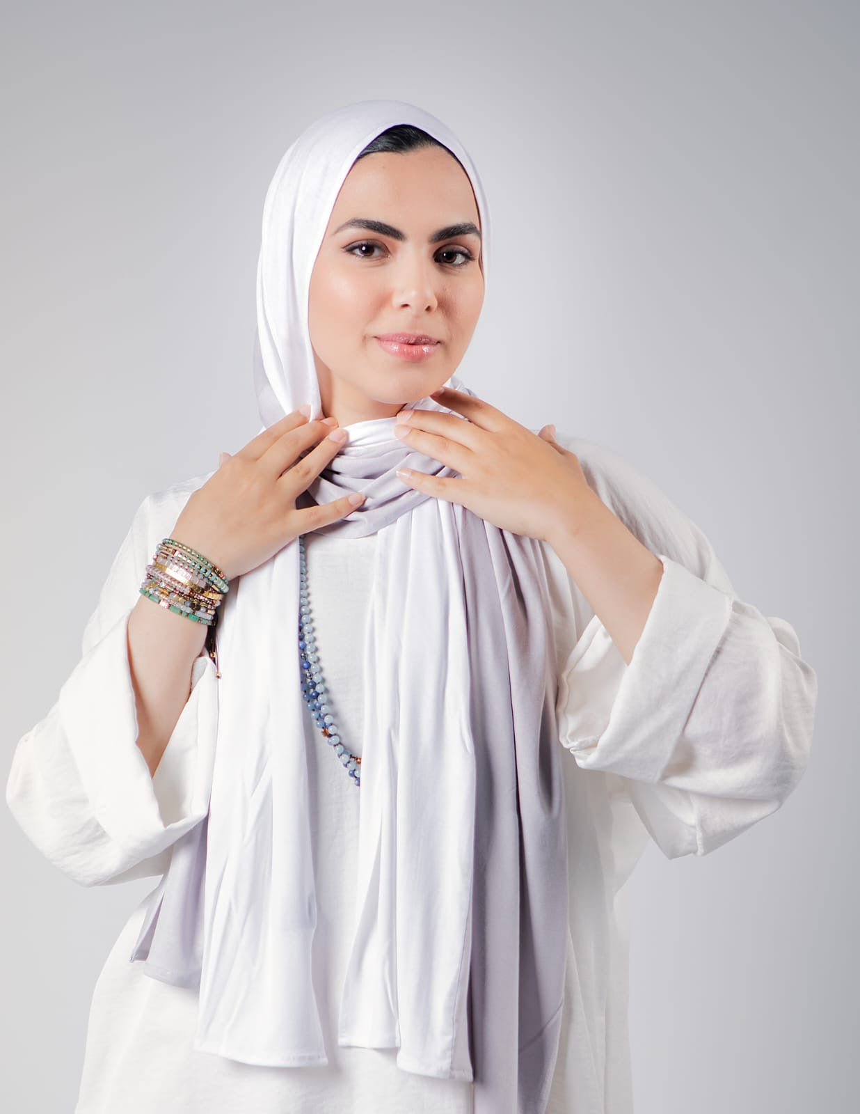 White / Grey Color Mix