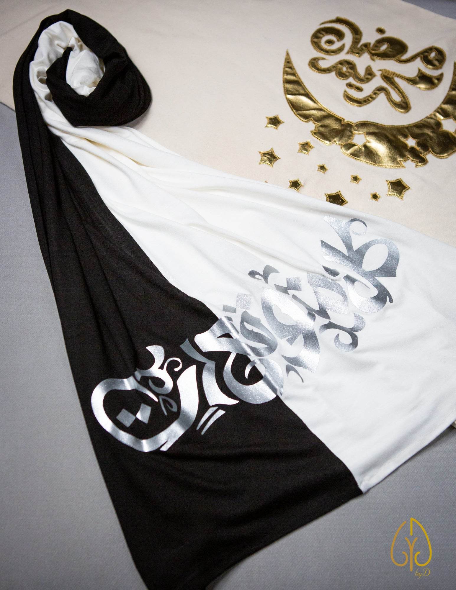 كُلُّ مُتوقّعٍ آت - By.D Scarves